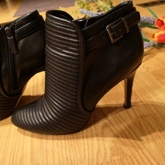 BCBGeneration Benci Quilted Black Ankle Booties - Picture 5 of 16